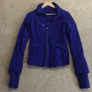 Lululemon women’s blue jacket
